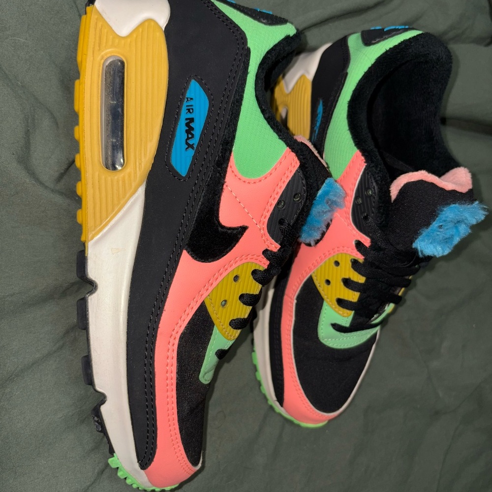 Nike Air Max Women's Sneakers - LIKE NEW